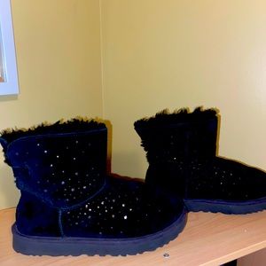 Classic Uggs Black and Star